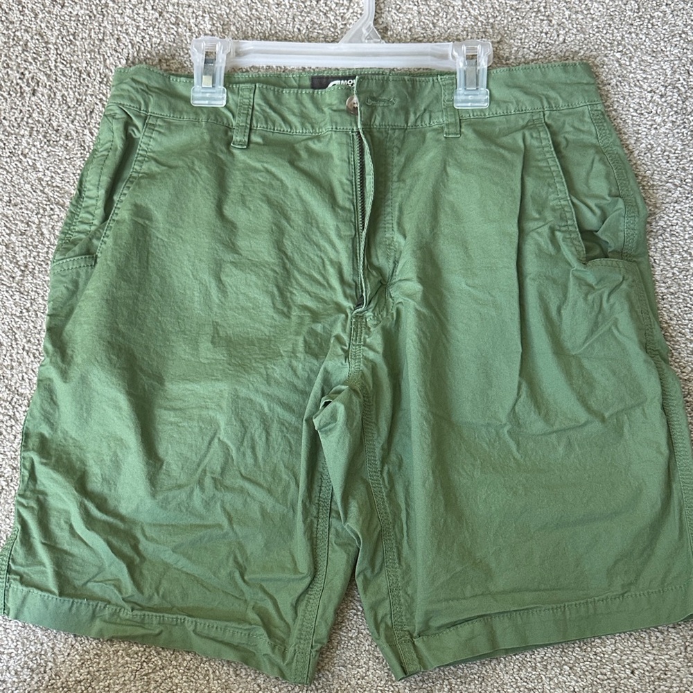 Mountain Khakis Men’s Stretch Poplin Short 31x10 Chive color